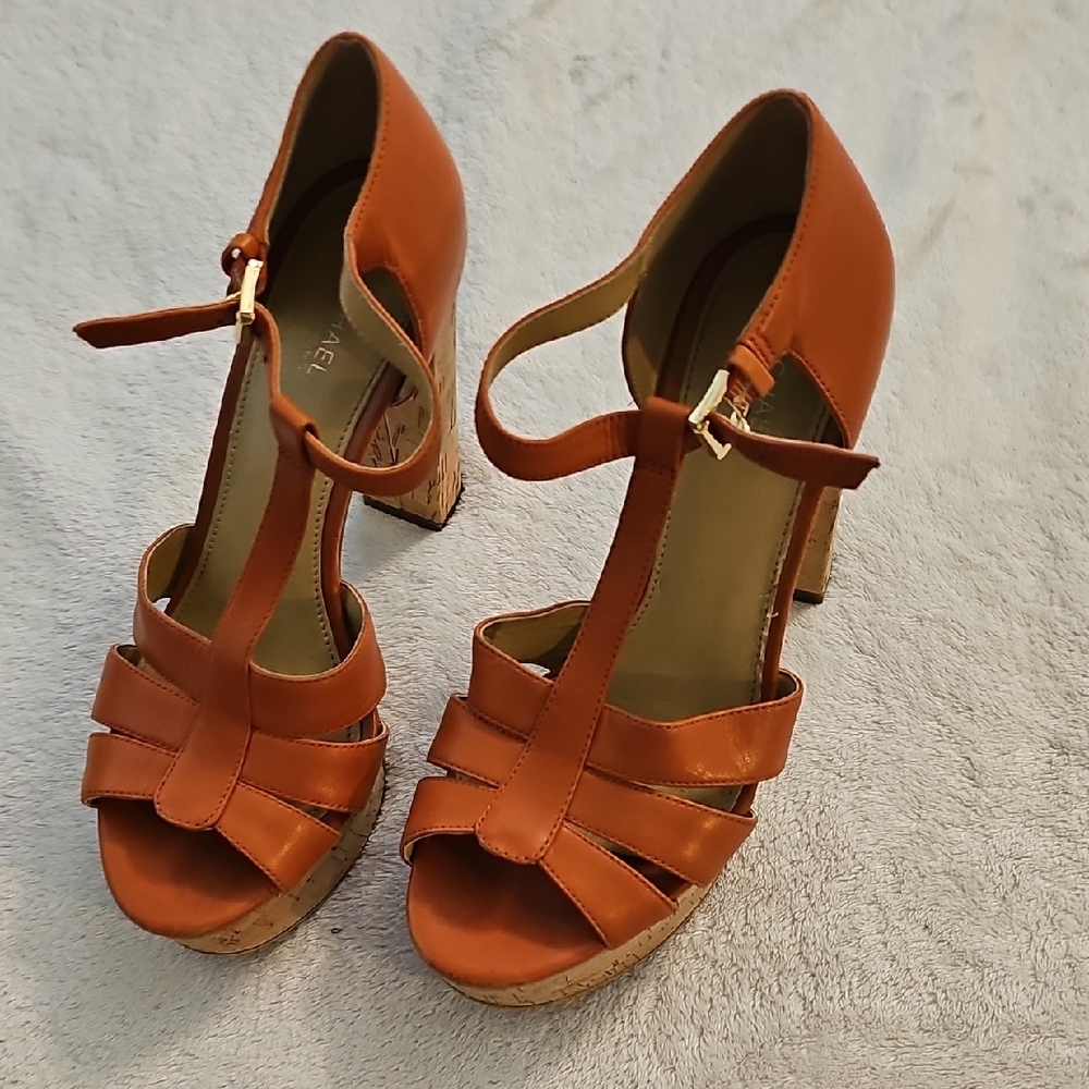 Elegant Tan Women's Heels